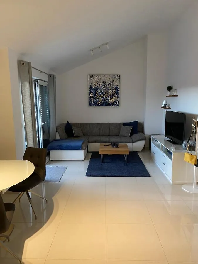 Breitling Apartments With Pool Biograd Na Moru