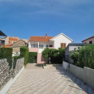 Simba Biograd Na Moru